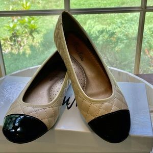 Neiman Marcus Saucy Pudding Napa leather Flats Size 8 in excellent condition